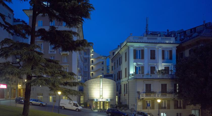 Hotel Nh Genova Centro Exterior foto